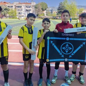 SELÇUK GENÇLİK FUTBOL OKULU1-min Teknikmat Artık Selçuk Gençlik Futbol Okulu’nda!